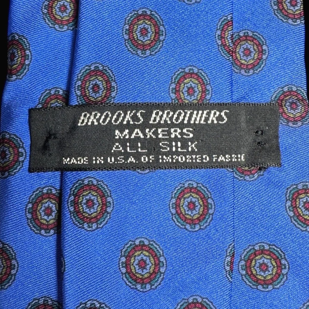 Brooks‎ Brothers Makers Silk Tie Blue Medallion Geometric Mens Necktie USA Made